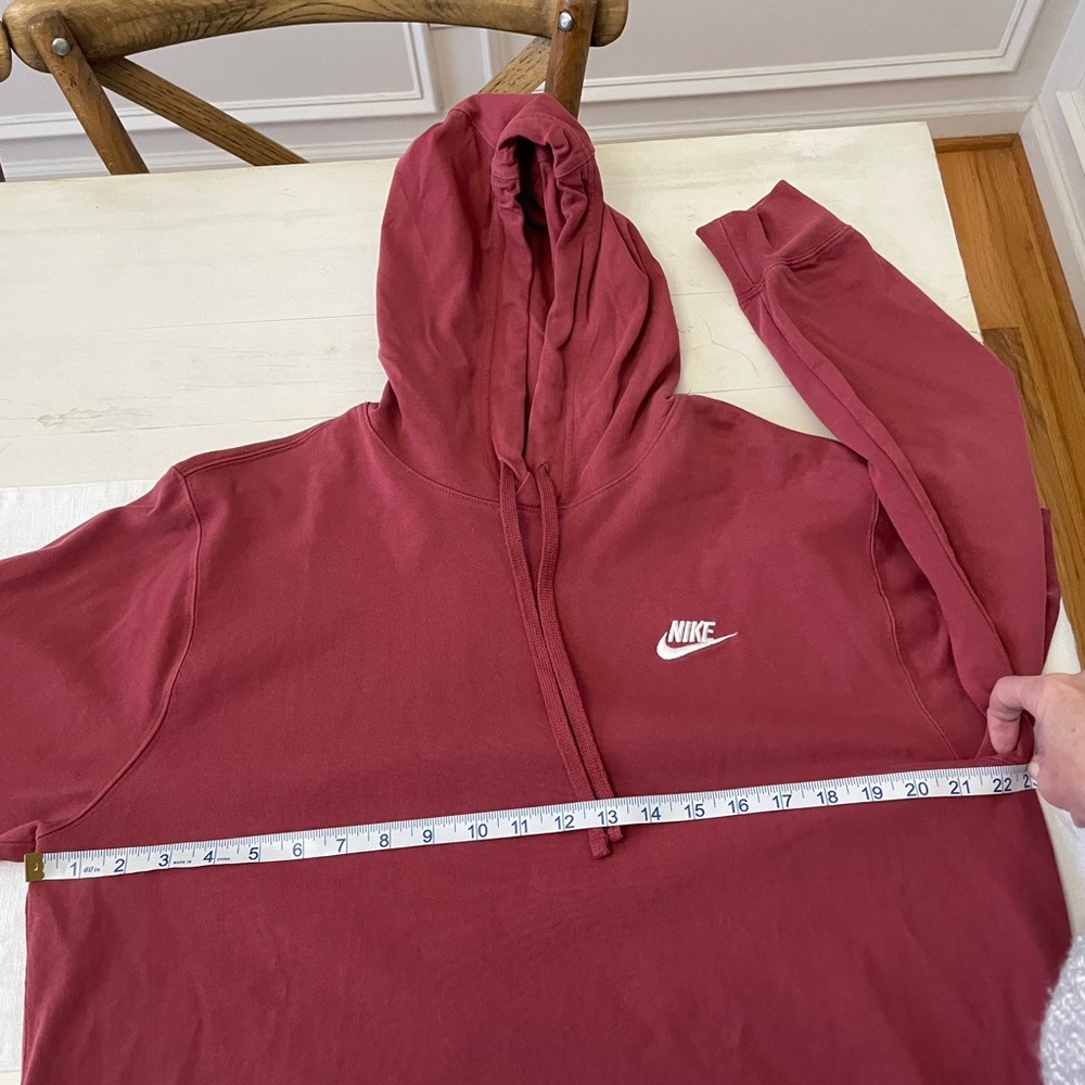 Nike hooded large (fits more like a medium)sweatshirt/pullover - Picture 6 of 9